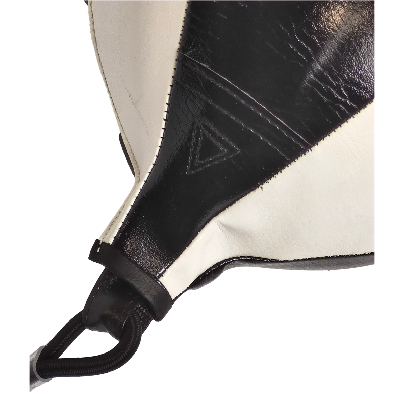 Palla da boxe reflex appesa su una corda elastica