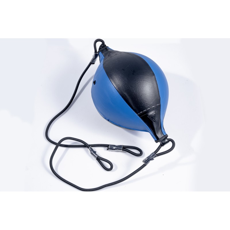 Palla da boxe reflex appesa su una corda elastica