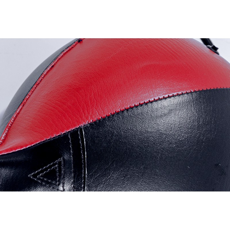 Palla da boxe reflex appesa su una corda elastica