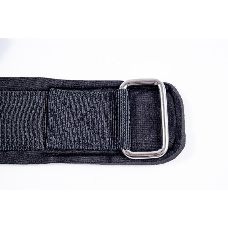 Weight belt for neck training with chain and carabiners