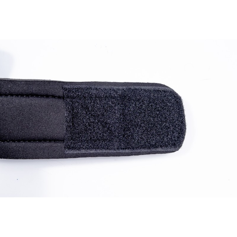 Weight belt for neck training with chain and carabiners